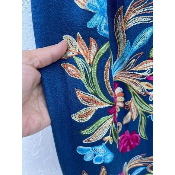 Unbranded Womens Embroidered Flower Scarf Multicolor Sz 29"x33" - Picture 11 of 14